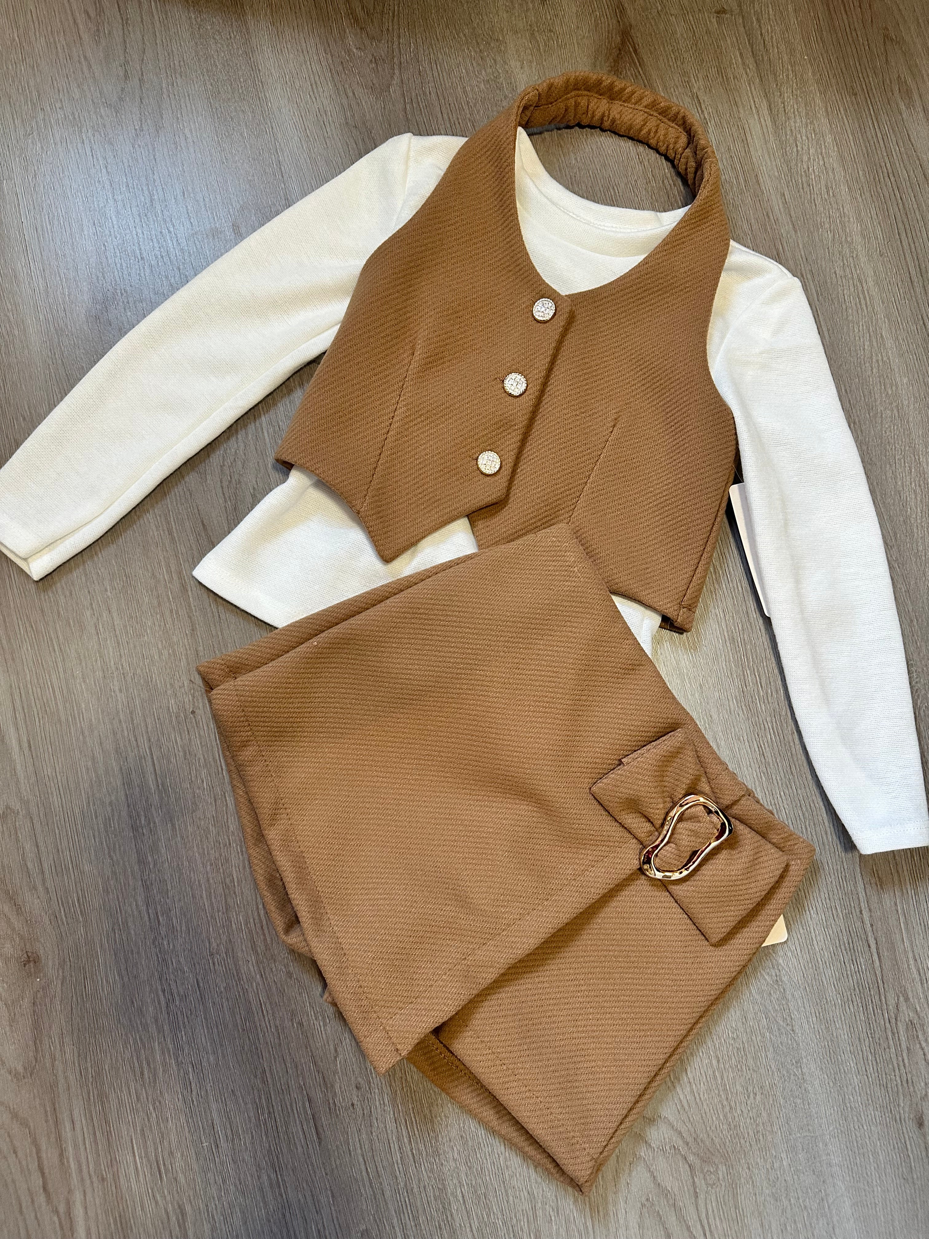 3delig skort setje camel